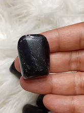 One Dark Purple Medium SiZe kammererite Tumble