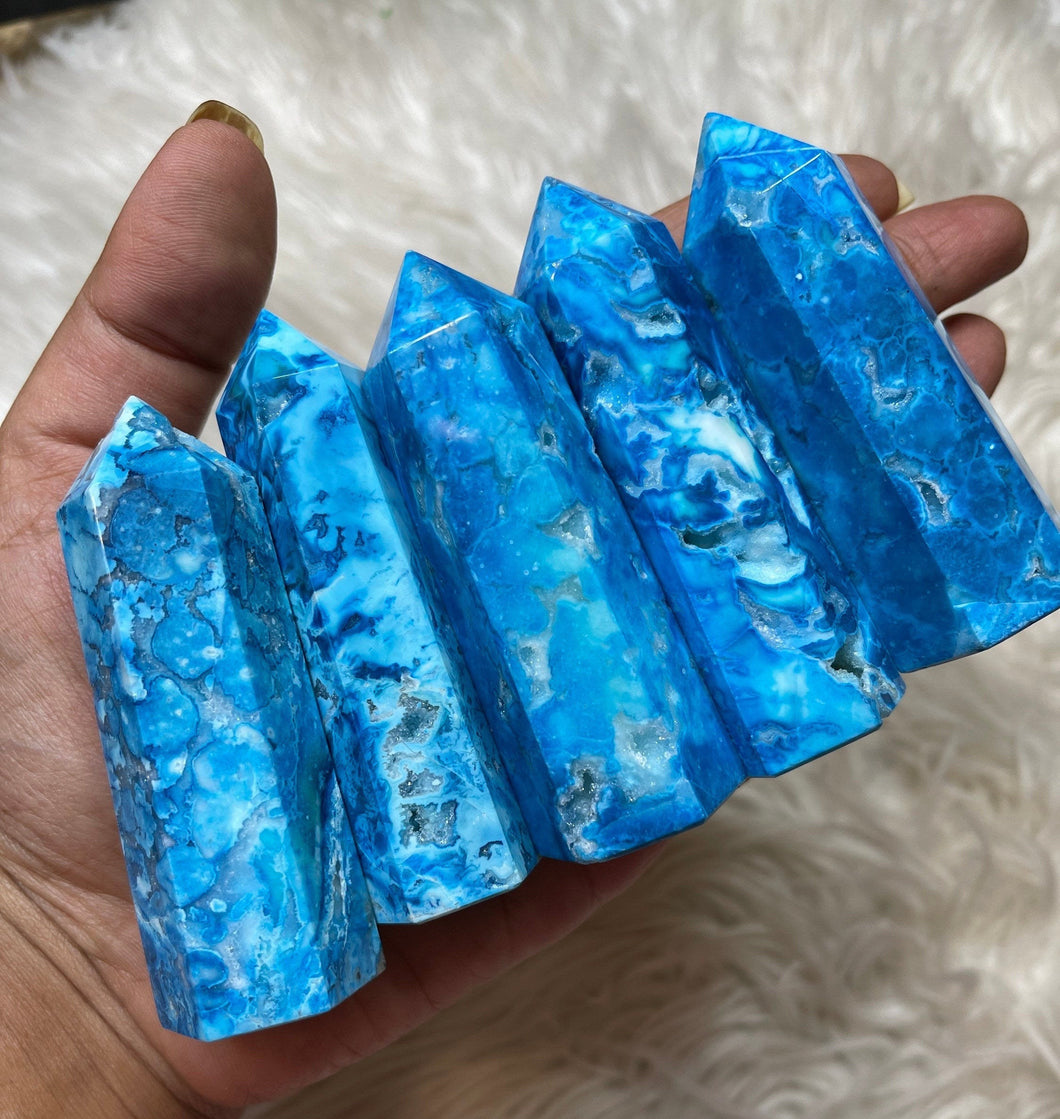 Blue Aura Agate With Druzies Points