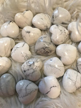 One (1) Howlite Puffy Heart
