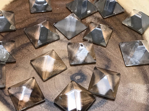 One (1) 20mm Clear Quartz Pyramid