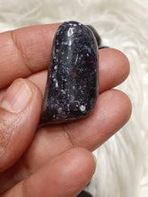 One Dark Purple Medium SiZe kammererite Tumble