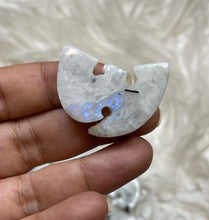 Rainbow Moonstone eagle with wings open cabs