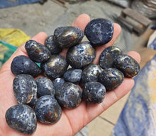 One covellite Tumble