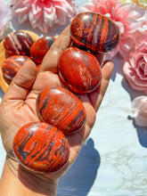One Snake Skin Jasper Palmstone