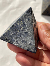 One covellite Pyramid 5