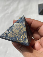 One covellite Pyramid 7