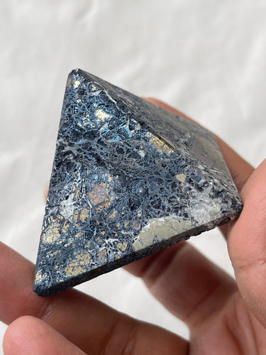 One covellite Pyramid 10